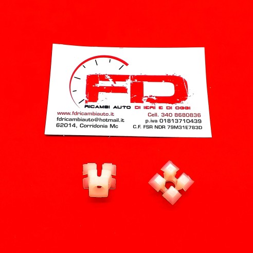 MADREVITE IN PLASTICA PER VITE FISSAGGIO FANALI FIAT 126